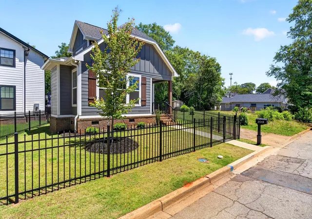 Photo 3 of Sale Pending at 204a Wilkins St, Greenville, SC 29605 | MLS# SPN337904 | Listing updated on 2026-09-17