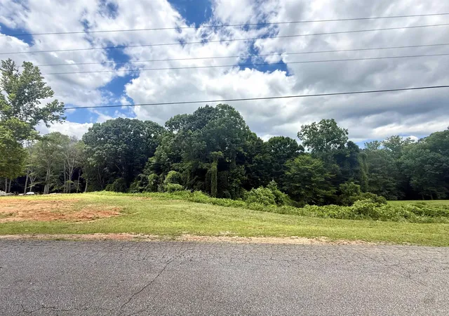 Photo 1 of Sale Pending at 624 Pearson Town Rd, Moore, SC 29369 | MLS# SPN338764 | Listing updated on 2026-09-16