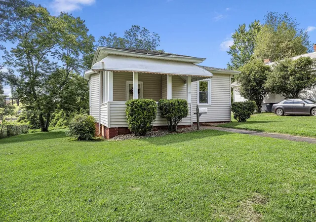 Photo 1 of Sale Pending at 33 Lawrence St, Lyman, SC 29365 | MLS# SPN340474 | Listing updated on 2026-09-16