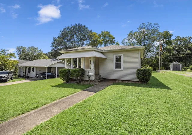 Photo 2 of Sale Pending at 33 Lawrence St, Lyman, SC 29365 | MLS# SPN340474 | Listing updated on 2026-09-16