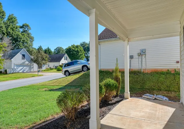 Photo 3 of Single family home for sale at 713 Bent Hollow Ct, Moore, SC 29369 | MLS# SPN340856 | Listing updated on 2026-09-17