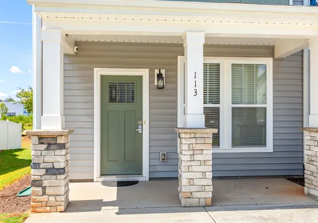 Photo 3 of Sale Pending at 113 Shallons Dr, Greenville, SC 29609 | MLS# SPN340885 | Listing updated on 2026-10-11
