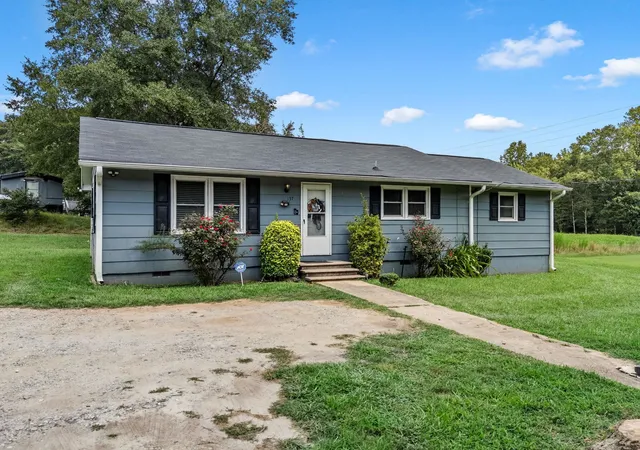 Photo 2 of Single family home for sale at 137 Shoally St, Boiling Springs, SC 29316 | MLS# SPN341234 | Listing updated on 2026-09-26