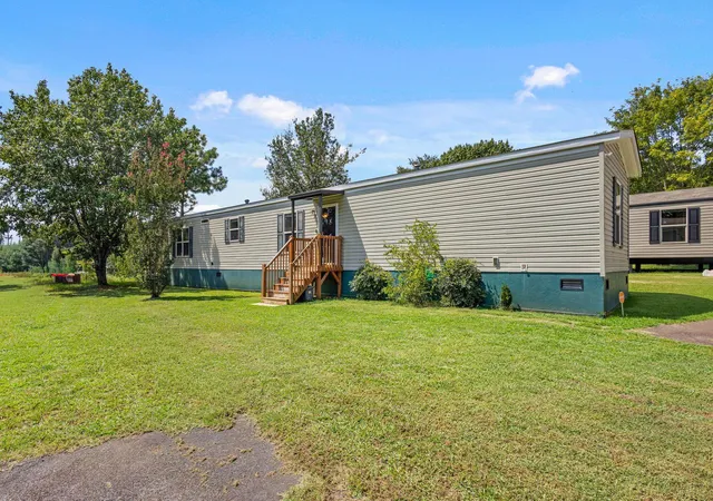 Photo 2 of Manufactured home for sale at 220 Wedge Way, Duncan, SC 29334 | MLS# SPN341474 | Listing updated on 2026-09-18