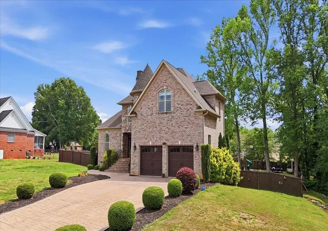 Photo 2 of Single family home for sale at 429 Hunting Crst Ct, Boiling Springs, SC 29316 | MLS# SPN341511 | Listing updated on 2026-09-10