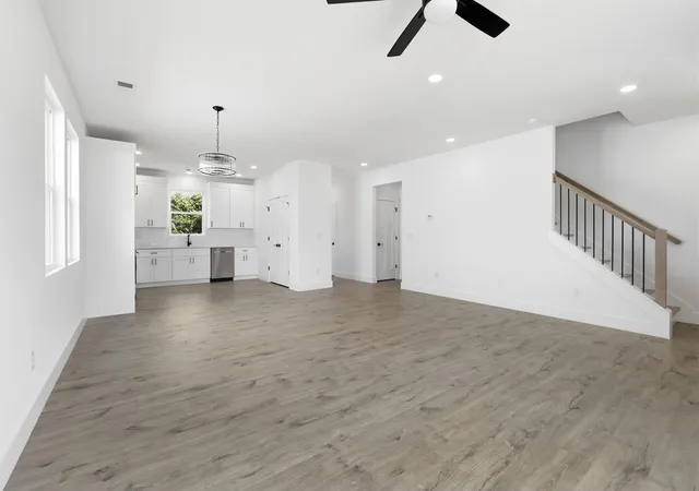 Photo 2 of Single family home for sale at 425 Ambiance Ct, Spartanburg, SC 29301 | MLS# SPN341815 | Listing updated on 2026-09-18
