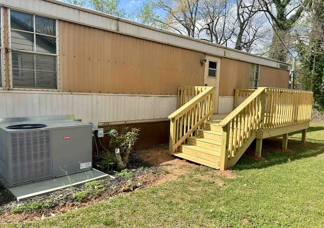 Photo 3 of Manufactured home for sale at 120 Crestmont Dr, Gaffney, SC | MLS# SPN341828 | Listing updated on 2026-09-18
