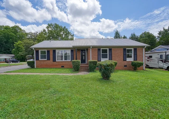 Single family home for sale at 411 Vanderbilt Rd, Spartanburg, SC 29301 | MLS# SPN341836