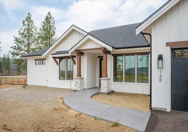 Photo 2 of Single family home for sale at 148 Legacy Way, Nine Mile Falls, WA 99026 | MLS# 202525548 | Listing updated on 2026-09-17