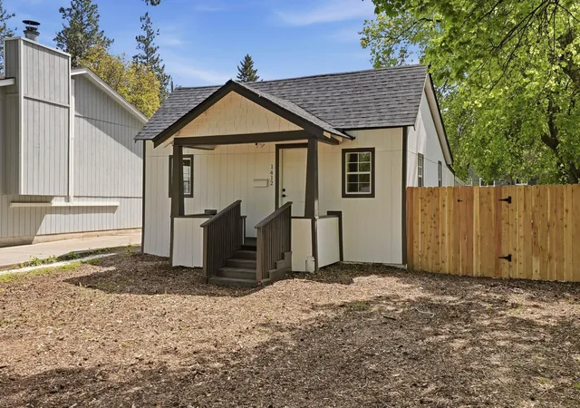 Photo 3 of Single family home for sale at 1412 E 36th Avenue, Spokane, WA 99203 | MLS# 202616817 | Listing updated on 2026-09-18
