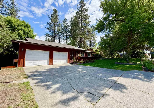 Photo 2 of Sale Pending at 407 E Shiloh Hills Dr, Spokane, WA 99208 | MLS# 202617989 | Listing updated on 2026-10-07