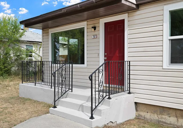 Photo 3 of Sale Pending at 707 E Nebraska Ave, Spokane, WA 99208 | MLS# 202619900 | Listing updated on 2026-09-22