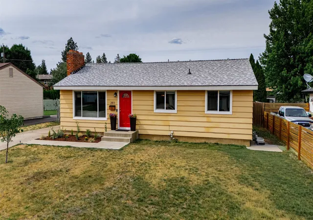Photo 1 of Single family home for sale at 2811 E 39th Avenue, Spokane, WA 99223 | MLS# 202619960 | Listing updated on 2026-10-09