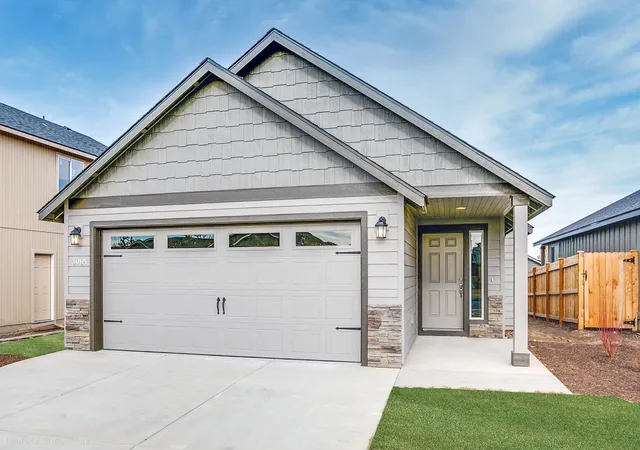 Photo 1 of Single family home for sale at 423 N Viewmont Ct, Greenacres, WA 99016 | MLS# 202620023 | Listing updated on 2026-09-22