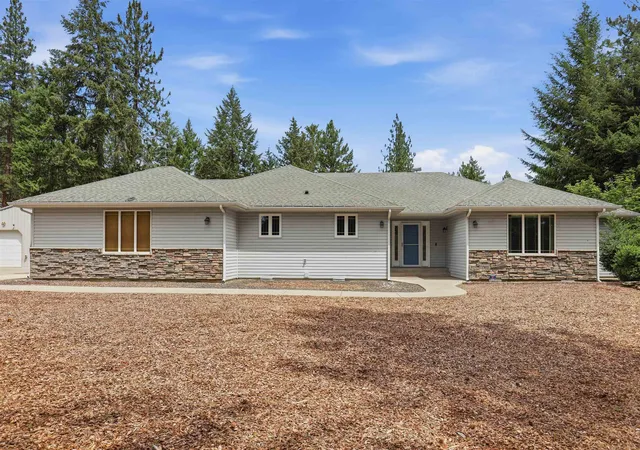 Photo 1 of Single family home for sale at 6920 N Harvard Rd, Newman Lake, WA 99025 | MLS# 202620261 | Listing updated on 2026-09-17