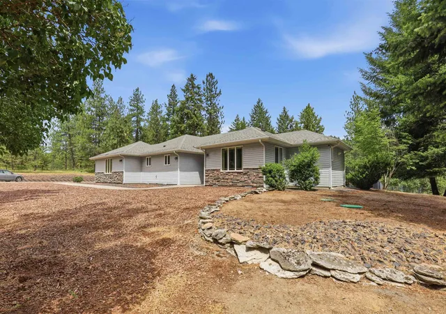 Photo 3 of Single family home for sale at 6920 N Harvard Rd, Newman Lake, WA 99025 | MLS# 202620261 | Listing updated on 2026-09-17