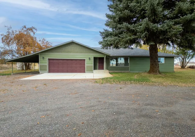 Photo 2 of Single family home for sale at 7824 W Dahl Rd, Deer Park, WA 99006 | MLS# 202621422 | Listing updated on 2026-09-18