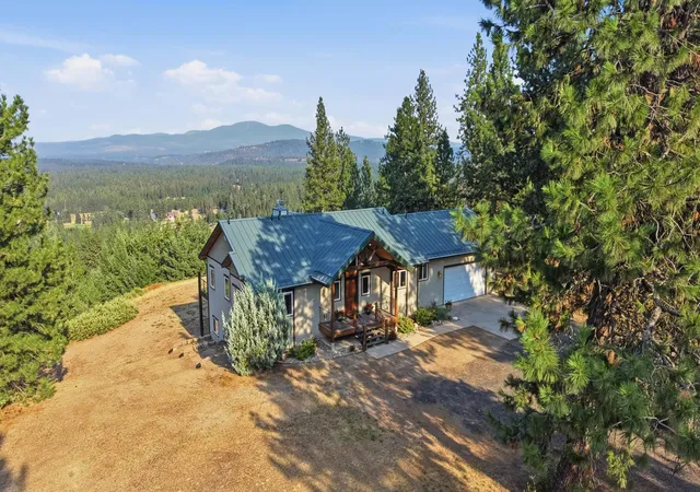 Photo 2 of Sale Pending at 37404 N Hussle Rd, Deer Park, WA 99006 | MLS# 202621621 | Listing updated on 2026-09-17