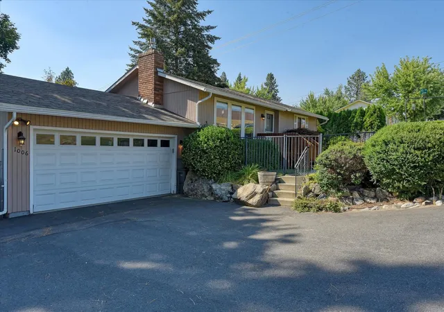 Photo 3 of Single family home for sale at 1006 S Dickey St, Spokane Valley, WA 99212 | MLS# 202621743 | Listing updated on 2026-09-17
