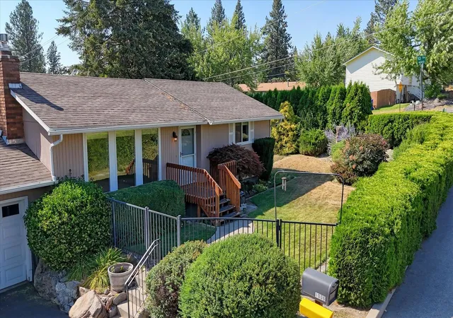 Photo 3 of Single family home for sale at 1006 S Dickey St, Spokane Valley, WA 99212 | MLS# 202621743 | Listing updated on 2026-09-17