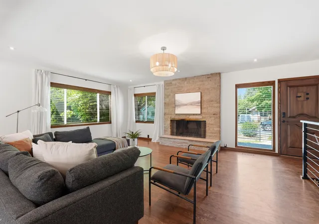 Photo 3 of Single family home for sale at 1210 E 17th Avenue, Spokane, WA 99203 | MLS# 202621772 | Listing updated on 2026-09-18
