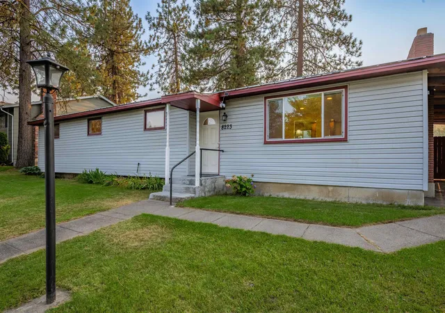 Photo 2 of Single family home for sale at 8223 N Howard St, Spokane, WA 99208 | MLS# 202622503 | Listing updated on 2026-09-18