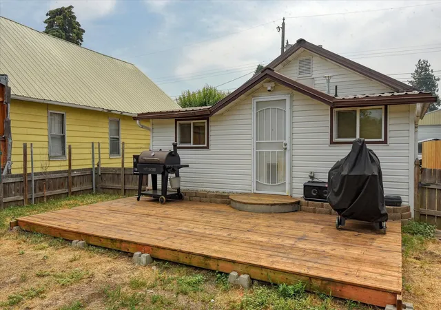 Photo 3 of Sale Pending at 823 E North Ave, Spokane, WA 99207 | MLS# 202623486 | Listing updated on 2026-09-16