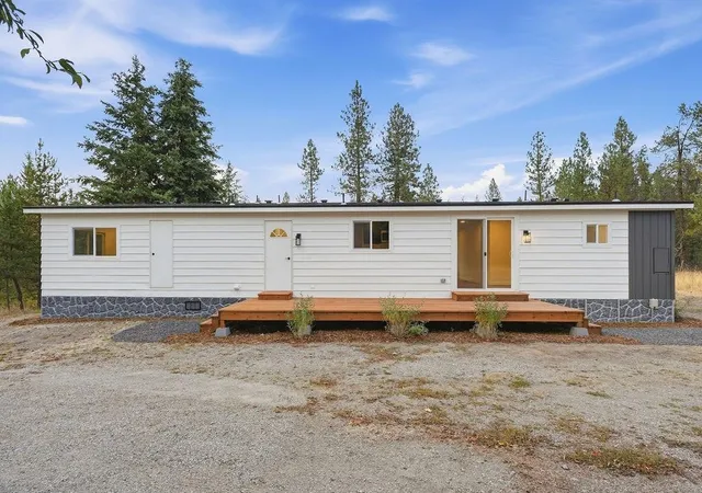 Photo 1 of Manufactured home for sale at 4303 E Oregon Rd, Elk, WA 99009 | MLS# 202624339 | Listing updated on 2026-09-23