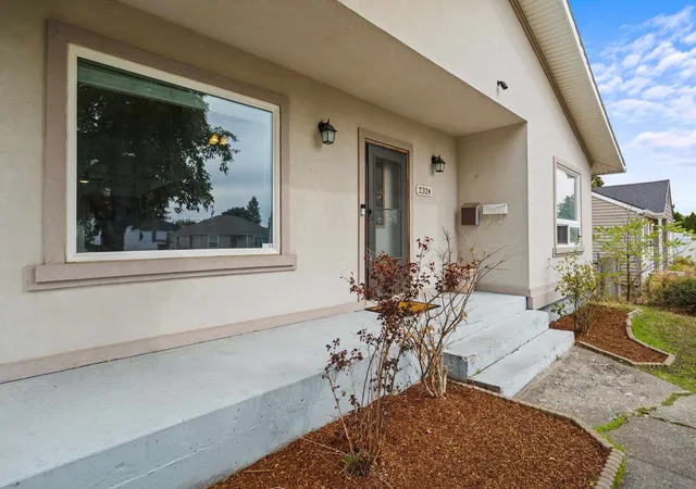 Photo 3 of Single family home for sale at 2324 W Everett Ave, Spokane, WA 99205 | MLS# 202624340 | Listing updated on 2026-09-23
