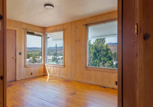 Photo 2 of Single family home for sale at 121 Sw State St, Tonasket, WA 98855 | MLS# 202624351 | Listing updated on 2026-09-23