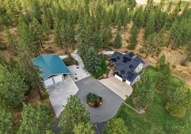 Photo 1 of Single family home for sale at 8322 W Cross Cut Rd, Deer Park, WA 99006 | MLS# 202624364 | Listing updated on 2026-09-23