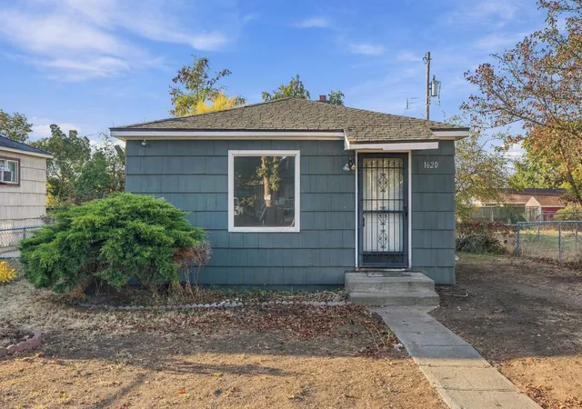 Photo 1 of Single family home for sale at 1620 E Ostrander Ave, Spokane, WA 99207 | MLS# 202624390 | Listing updated on 2026-09-18
