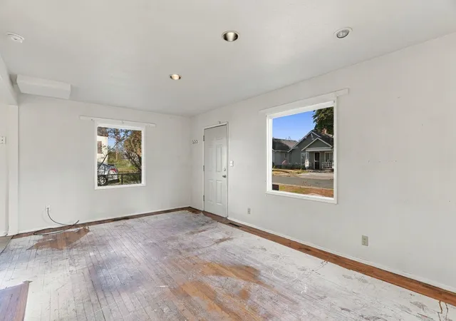 Photo 3 of Single family home for sale at 1620 E Ostrander Ave, Spokane, WA 99207 | MLS# 202624390 | Listing updated on 2026-09-18