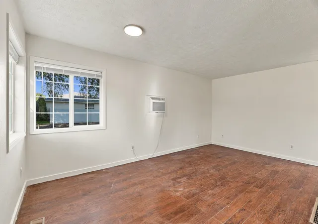 Photo 4 of Sale Pending at 603 E Sanson Ave, Spokane, WA 99207 | MLS# 202624391 | Listing updated on 2026-09-22