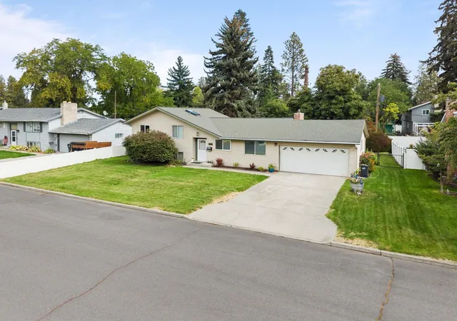 Photo 3 of Single family home for sale at 413 N 3rd Street, Cheney, WA 99004 | MLS# 202624392 | Listing updated on 2026-09-18
