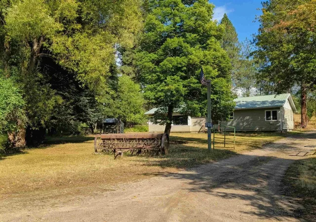 Photo 2 of Single family home for sale at 4439 Whittier Rd, Clayton, WA 99110 | MLS# 202624400 | Listing updated on 2026-09-24