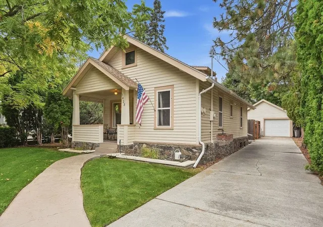 Photo 2 of Single family home for sale at 1423 E 36th Avenue, Spokane, WA 99203 | MLS# 202624423 | Listing updated on 2026-09-26