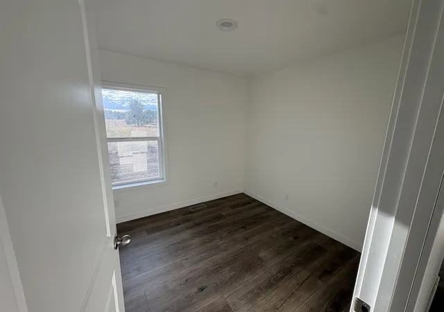 Photo 3 of Manufactured home for sale at 4871 W Enoch Rd, Deer Park, WA 99006 | MLS# 202624427 | Listing updated on 2026-09-18