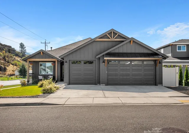 Photo 2 of Single family home for sale at 20222 E 10 Court, Spokane Valley, WA 99016 | MLS# 202624451 | Listing updated on 2026-09-24