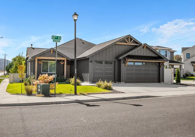 Photo 3 of Single family home for sale at 20222 E 10 Court, Spokane Valley, WA 99016 | MLS# 202624451 | Listing updated on 2026-09-24