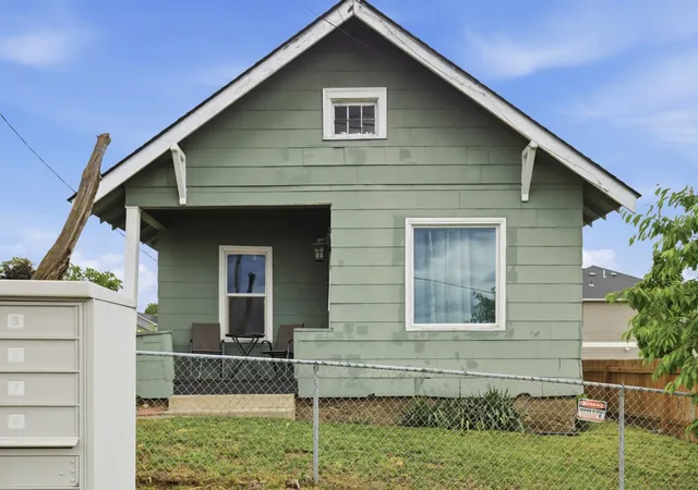 Photo 1 of Single family home for sale at 2830 N Standard St, Spokane, WA 99207 | MLS# 202624454 | Listing updated on 2026-09-18