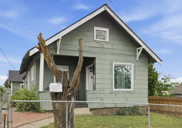 Photo 3 of Single family home for sale at 2830 N Standard St, Spokane, WA 99207 | MLS# 202624454 | Listing updated on 2026-09-18