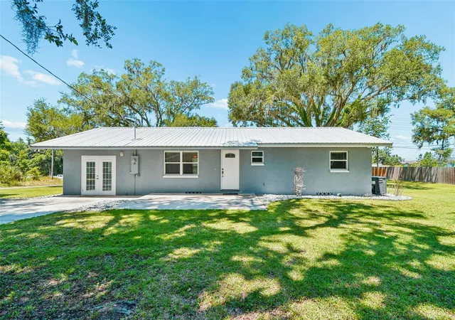 Photo 2 of Single family home for sale at 4040 Ne 95th Rd, Wildwood, FL 34785 | MLS# T3406613 | Listing updated on 2026-10-07