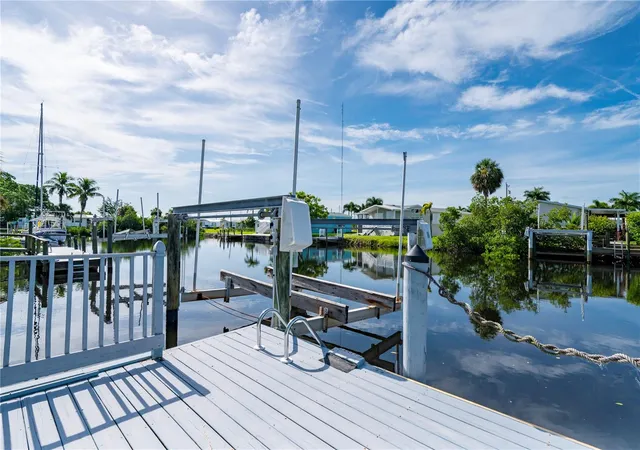 Photo 3 of Manufactured home for sale at 731 Tangerine Ct, Punta Gorda, FL 33950 | MLS# C7496097 | Listing updated on 2026-10-01
