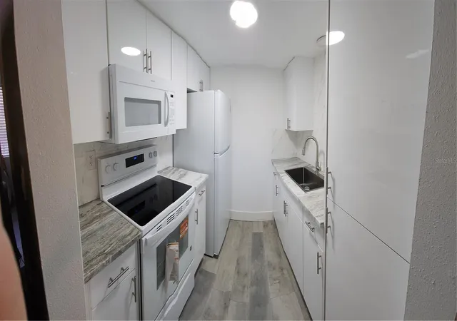 Photo 2 of Condo for sale at 616 Guild Dr #2, Venice, FL 34285 | MLS# N6138019 | Listing updated on 2026-09-17