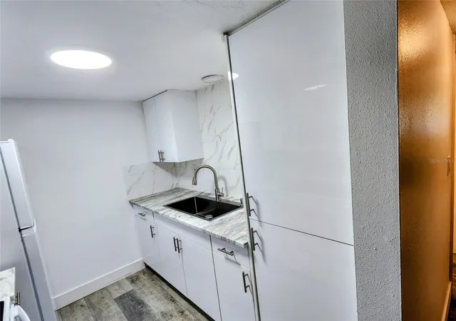Photo 3 of Condo for sale at 616 Guild Dr #2, Venice, FL 34285 | MLS# N6138019 | Listing updated on 2026-09-17