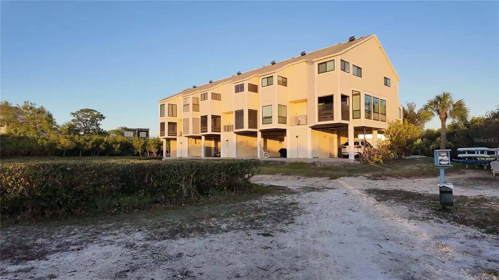 Listing Photo 1 - Condo for sale in 1500 Sunset Rd located at 1500 Sunset Rd, Tarpon Springs, FL 34689 - Unit #C7