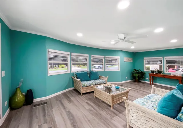 Photo 4 of Manufactured home for sale at 164 Royal Palm Dr, Leesburg, FL 34748 | MLS# O6319637 | Listing updated on 2026-09-21