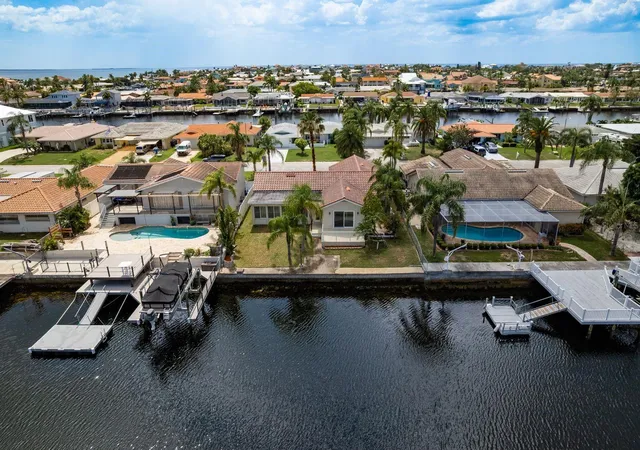 Photo 1 of Single family home for sale at 5008 Glenn Dr, New Port Richey, FL 34652 | MLS# TB8400878 | Listing updated on 2026-10-18