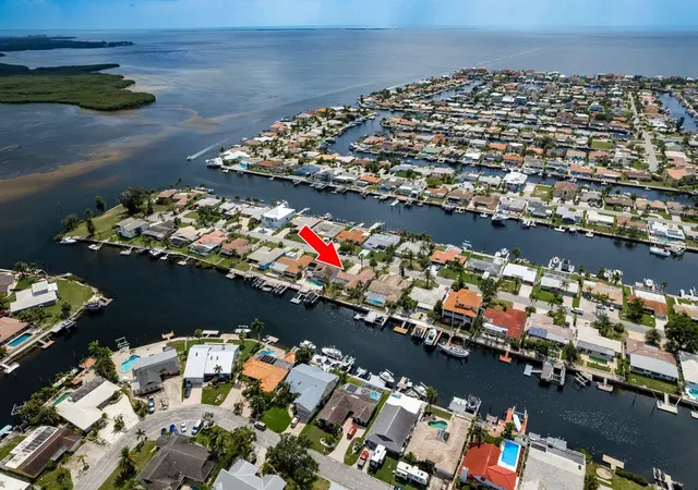 Photo 3 of Single family home for sale at 5008 Glenn Dr, New Port Richey, FL 34652 | MLS# TB8400878 | Listing updated on 2026-10-18